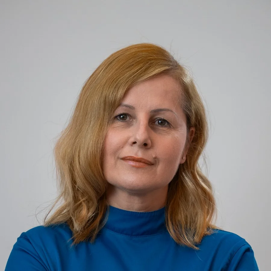 Mgr. Zuzana Cmoriková